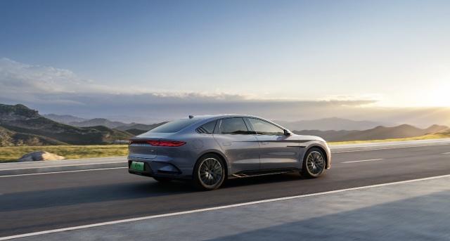 虧電油耗僅3.8L/100km,2025款漢DM-i又是爆款?